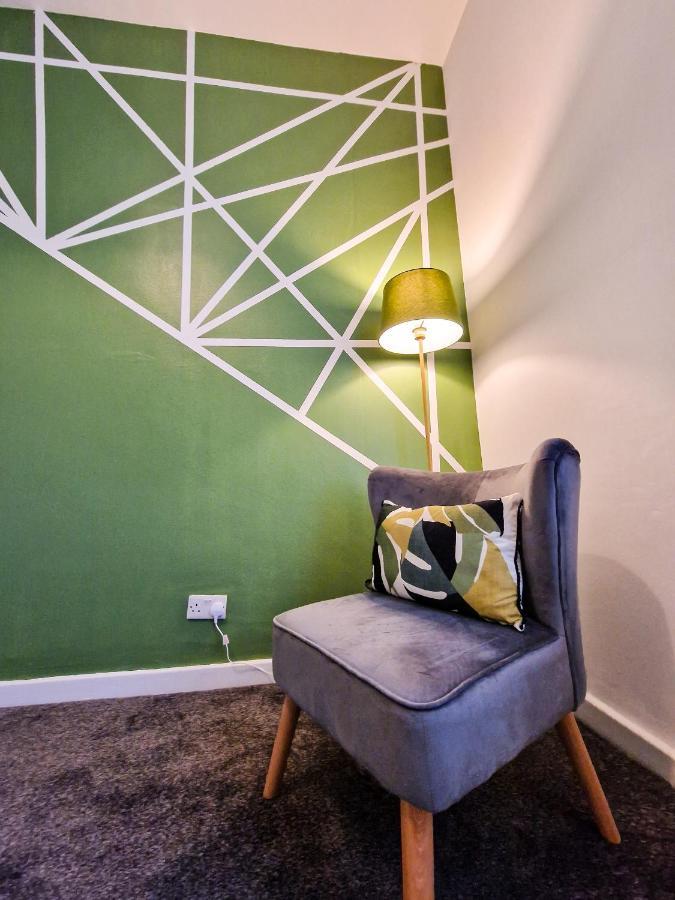 Apartment Modern 2 Bedroom Flat County Rd
